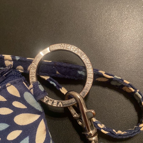 Vera Bradley lanyard and ID case - Picture 2 of 4
